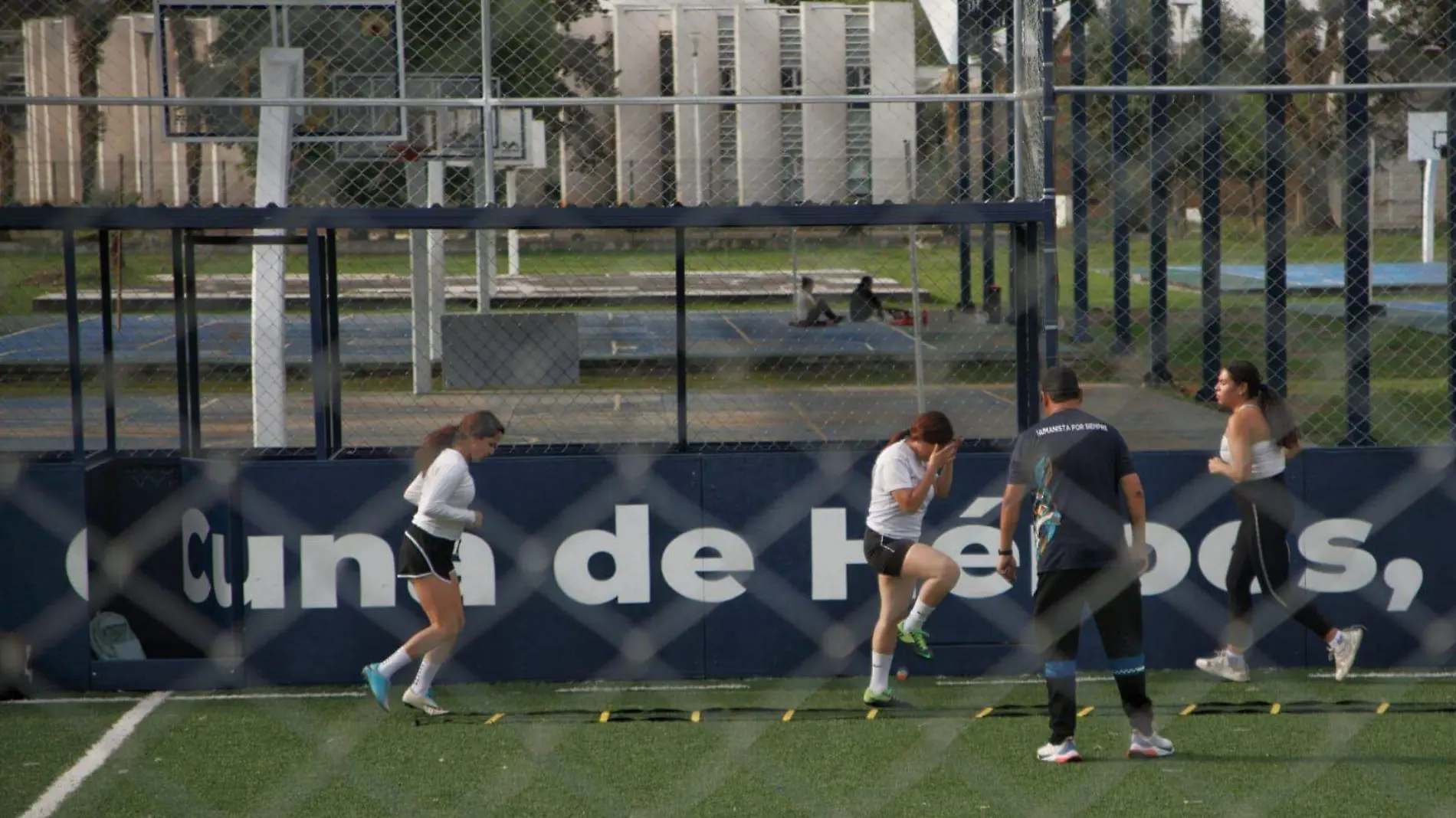 Alumnas de la UMSNH en visorías de futbol